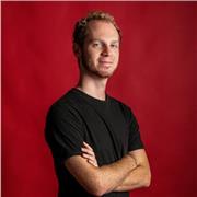 Offro lezioni di chitarra per qualsiasi età e livello e non solo. Disponibile anche per lezioni di armonia, solfeggio, ear training, produzione musicale, arrangiamento e composizione.